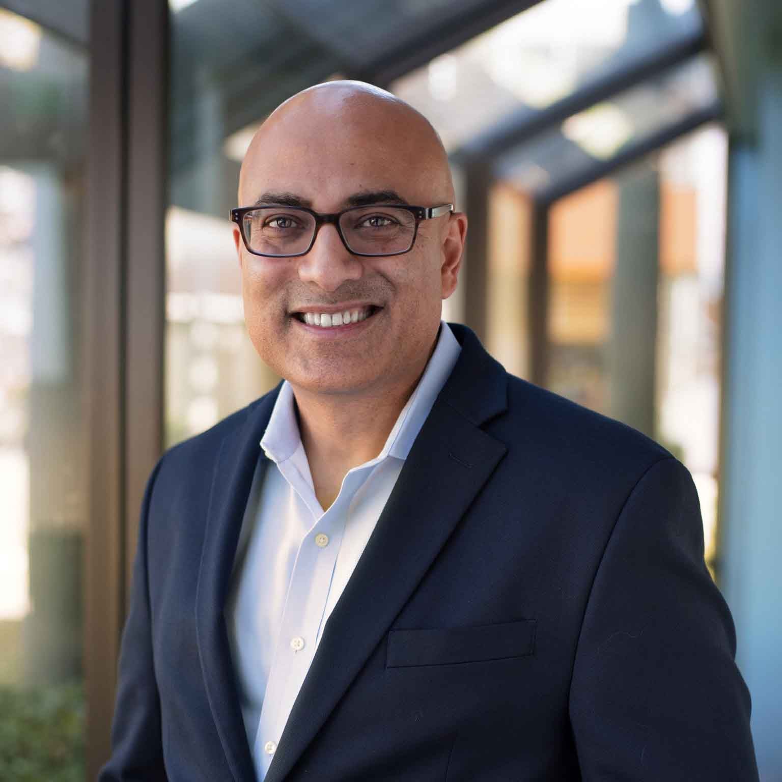 headshot of Vinay Pai ’88 ’91 